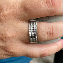 Load image into Gallery viewer, Stainless Steel Mesh Ring