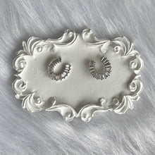 Load image into Gallery viewer, CZ Horse Shoe Studs