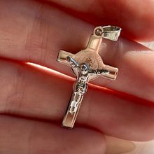Load image into Gallery viewer, Detailed Crucifix Pendant