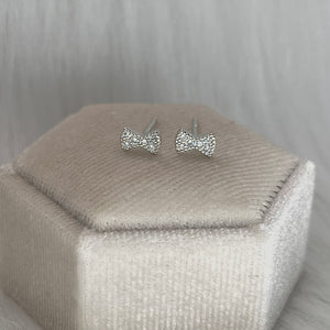 Mini Bow Studs .925