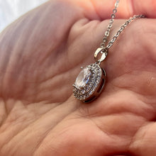 Load image into Gallery viewer, Oval Pendant Necklace