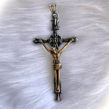 Load image into Gallery viewer, Crucifix Pendant
