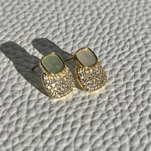 Load image into Gallery viewer, Darling Shell Studs
