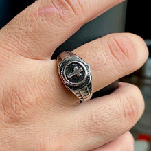 Load image into Gallery viewer, Round Stainless Steel Cross Ring