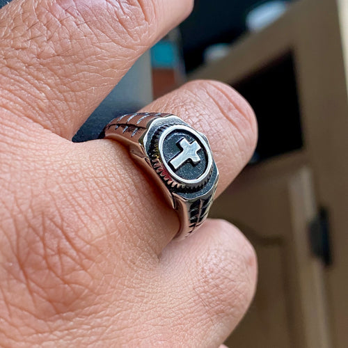Round Stainless Steel Cross Ring
