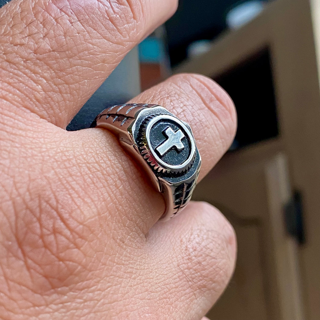 Round Stainless Steel Cross Ring