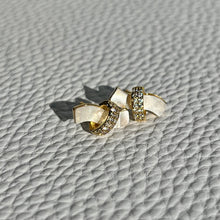 Load image into Gallery viewer, Shell Ribbon Studs