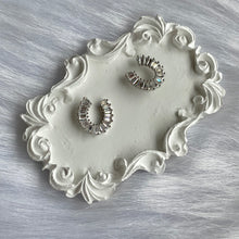 Load image into Gallery viewer, CZ Horse Shoe Studs