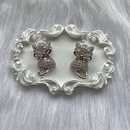 Dazzling Cat Studs