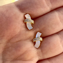 Load image into Gallery viewer, Shell Ribbon Studs