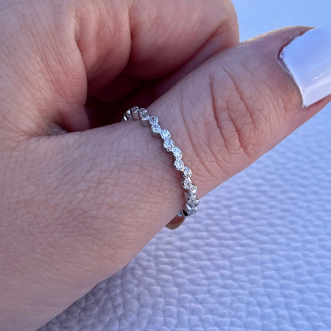 Dainty Bubble Stack Ring .925