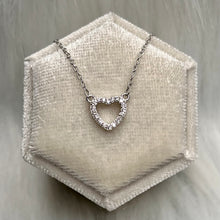 Load image into Gallery viewer, Dainty Heart Necklace