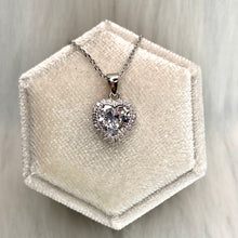 Load image into Gallery viewer, Dazzling Heart Necklace .925