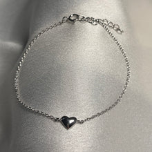 Load image into Gallery viewer, Dainty Single Heart Bracelet .925