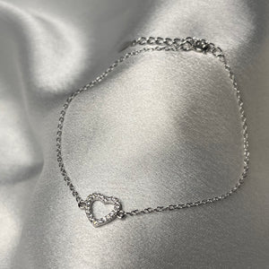 Dainty Dazzling Heart Bracelet .925