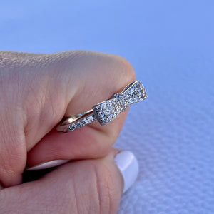 Dazzling Bow Ring .925