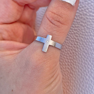 Matte Cross Ring .925