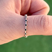 Load image into Gallery viewer, Dainty Bead Band Ring .925