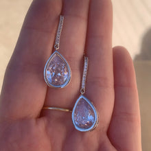 Load image into Gallery viewer, Droplet Dangle Earrings