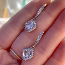 Load image into Gallery viewer, Small Dangle Earrings