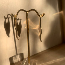 Load image into Gallery viewer, Wavy Flats Earrings