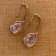 Load image into Gallery viewer, Droplet Dangle Earrings